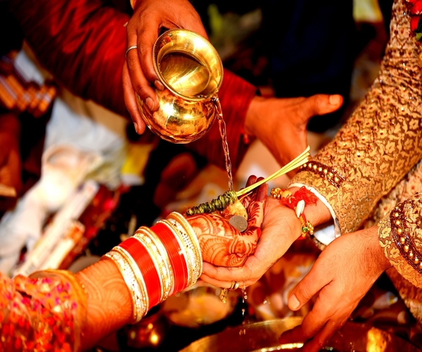 Anatrpat, Arrival of Bride